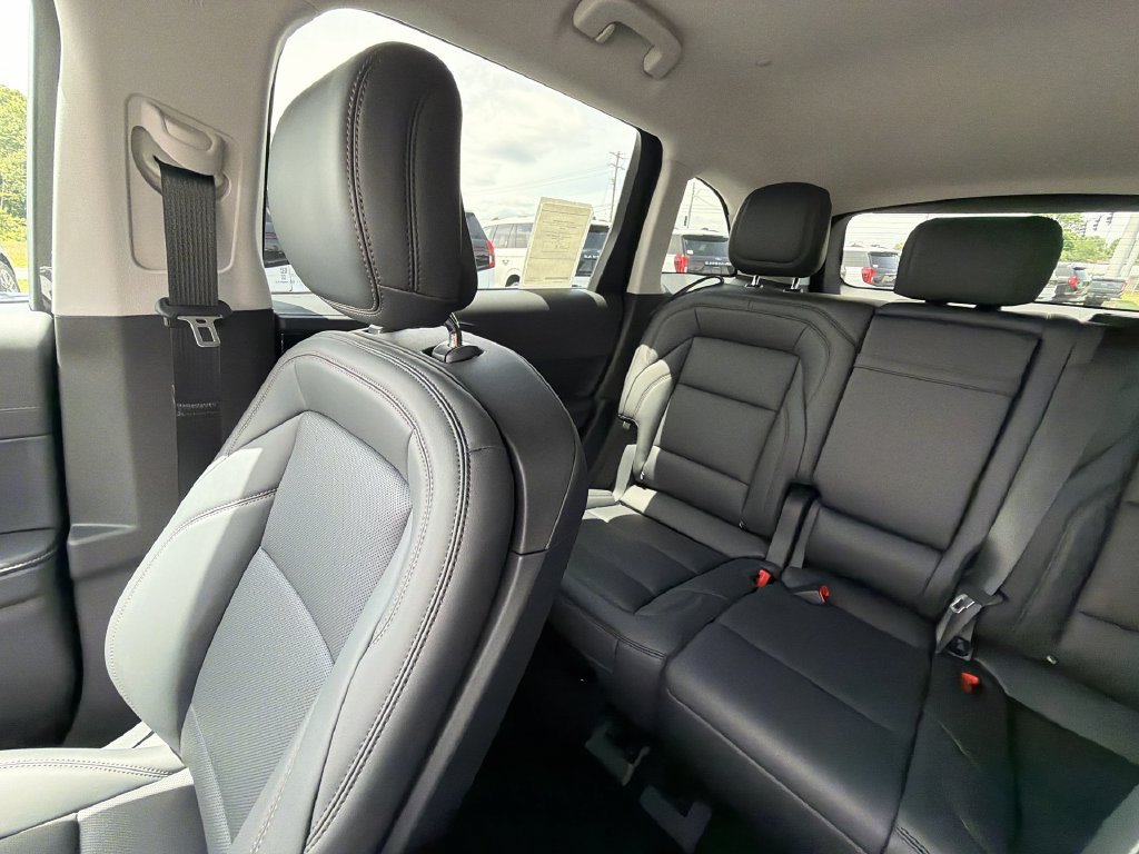 New 2026 Lincoln Nautilus Premier AWD/4WD image 12