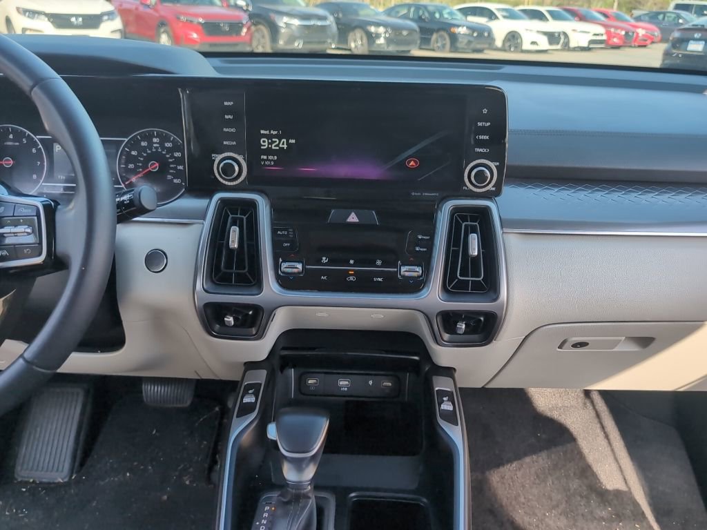 Used 2023 Kia Sorento S w/ Panoramic Sunroof Package image 19