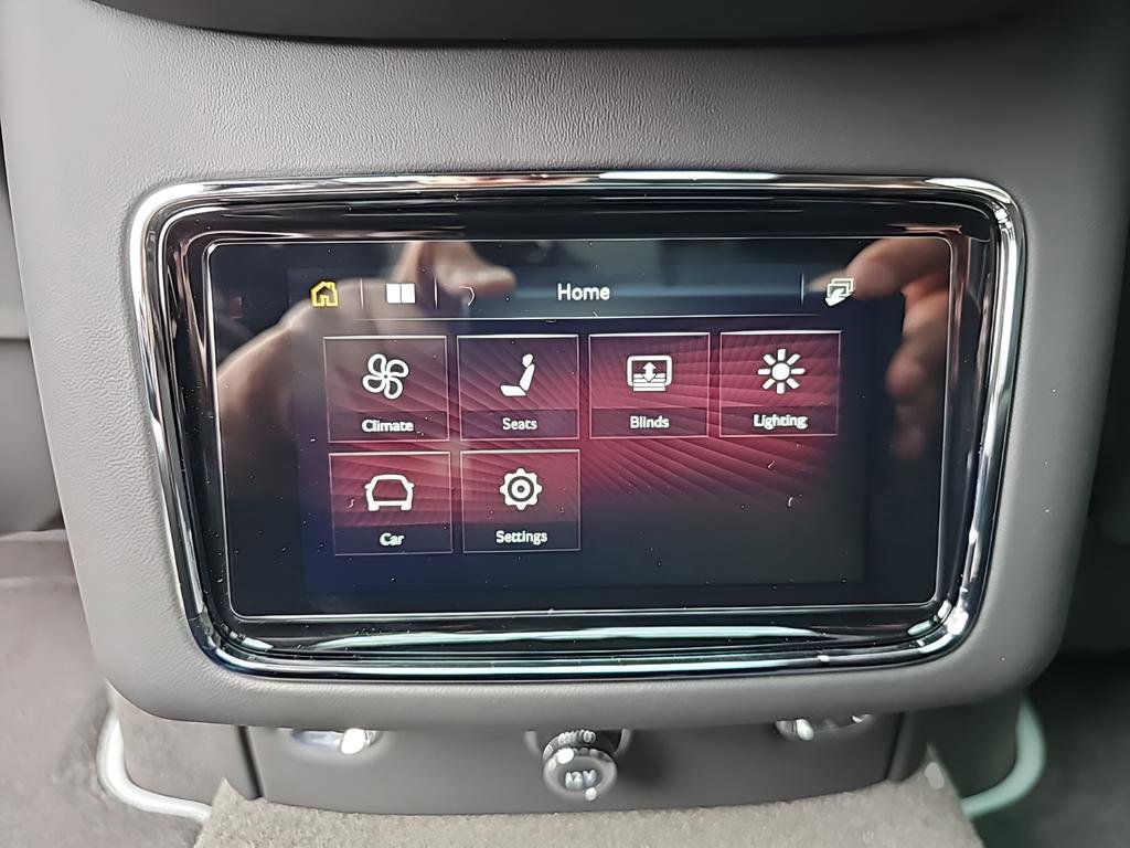 New 2025 Bentley Bentayga image 35