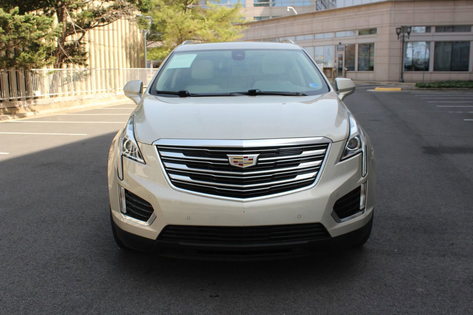 Used 2017 Cadillac XT5 Luxury w/ Driver Awareness Package AWD/4WD image 3