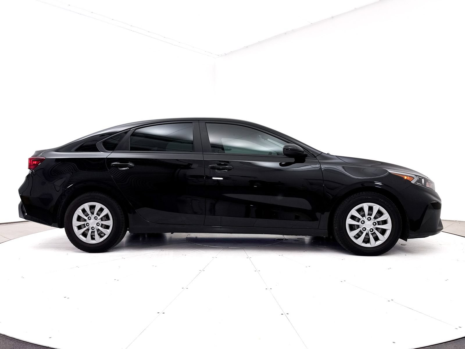 Certified 2022 Kia Forte Sedan FWD image 37