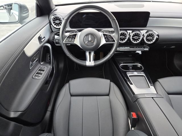 Used 2025 Mercedes-Benz CLA 250 4MATIC image 28