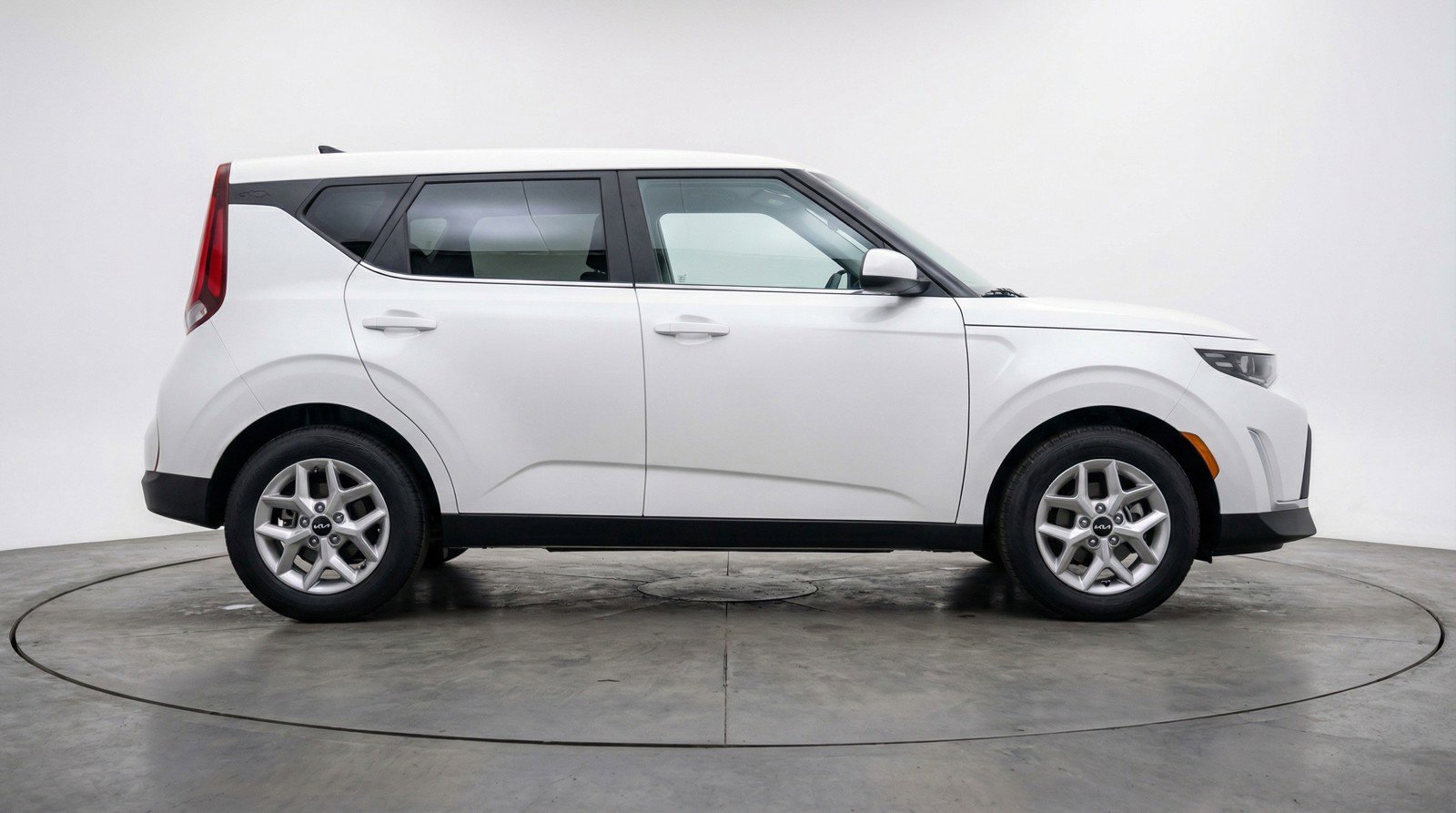 Used 2025 Kia Soul LX w/ LX Technology Package image 11