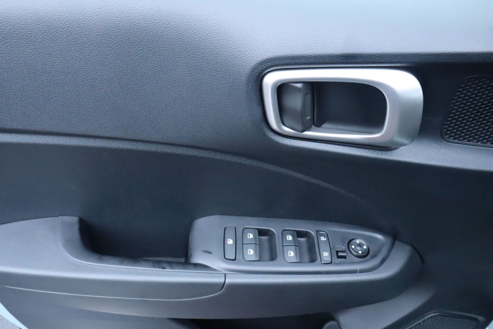 New 2025 Hyundai Venue SEL image 19