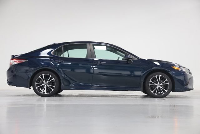 Used 2020 Toyota Camry SE FWD image 14
