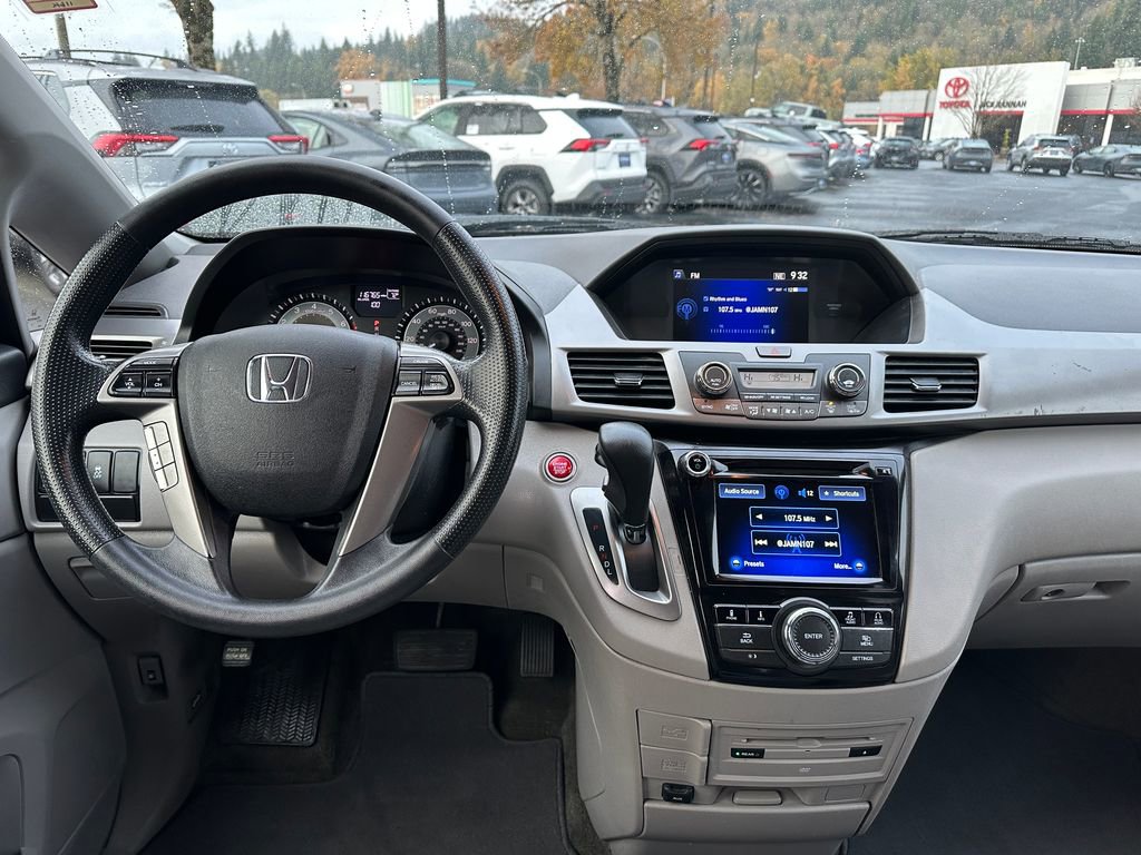 Used 2016 Honda Odyssey SE image 16