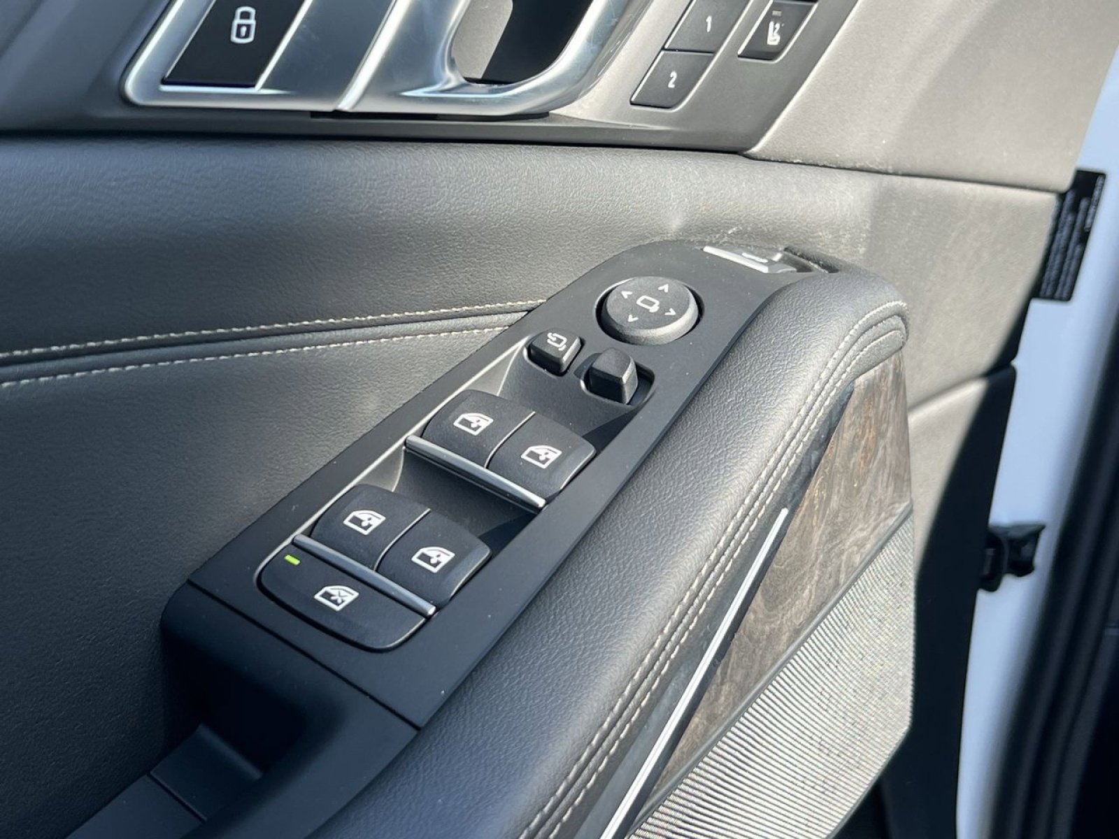 New 2026 BMW X7 xDrive40i w/ M Sport Package image 12