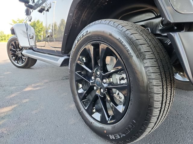 Used 2025 Jeep Wrangler Unlimited Sahara AWD/4WD image 18