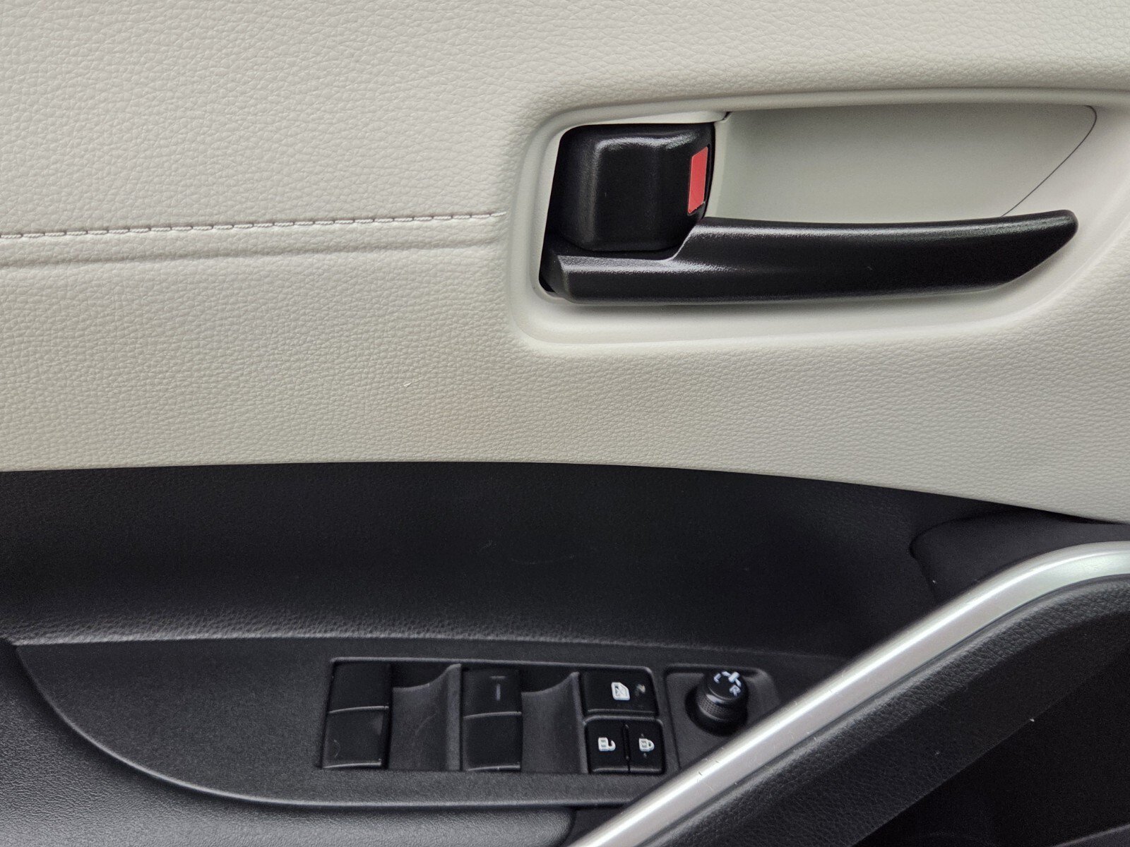 Certified 2023 Toyota Corolla Cross L FWD image 13