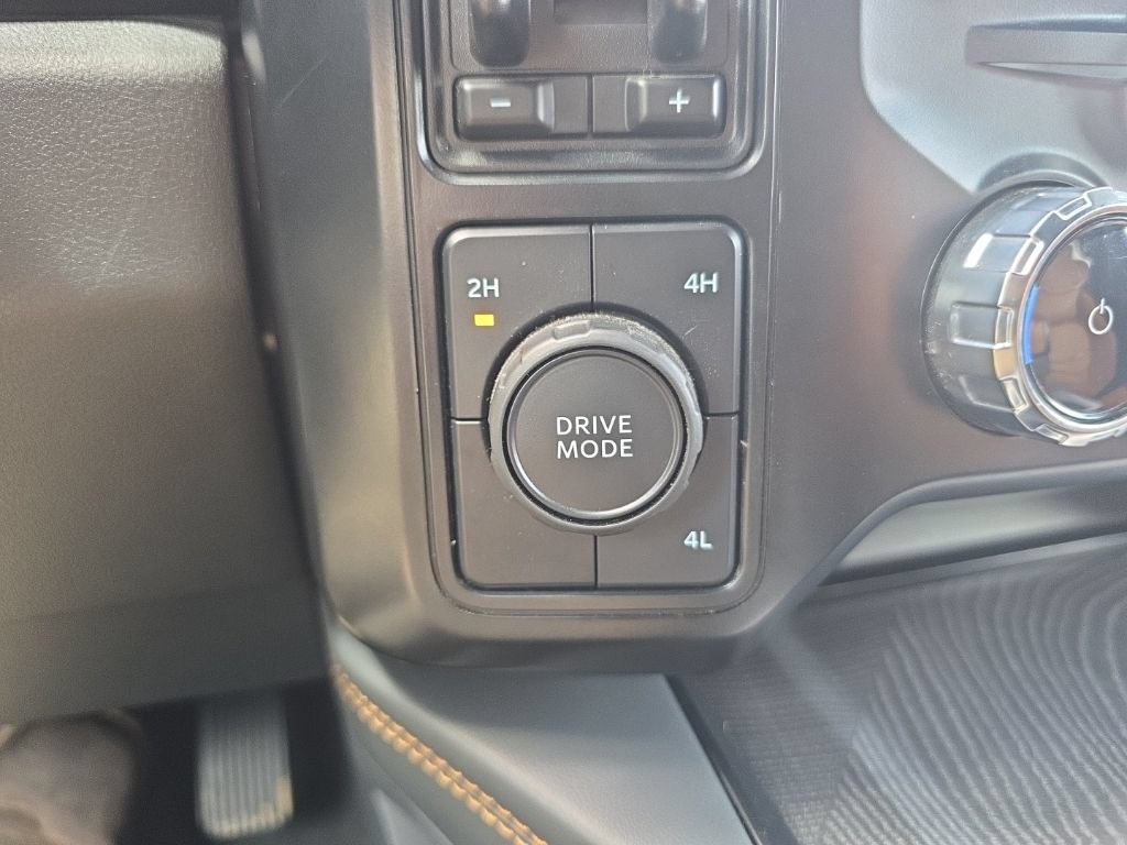 Used 2023 Ford F450 Platinum w/ FX4 Off-Road Package AWD/4WD image 31