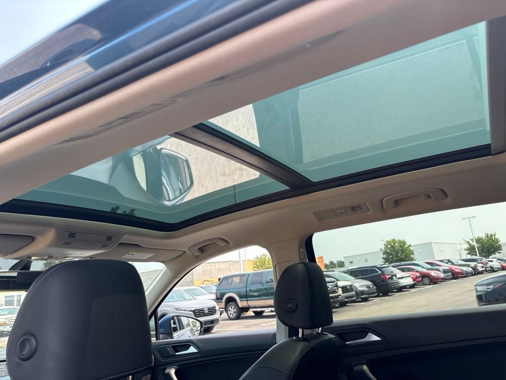 Used 2019 Volkswagen Tiguan SEL AWD/4WD image 6