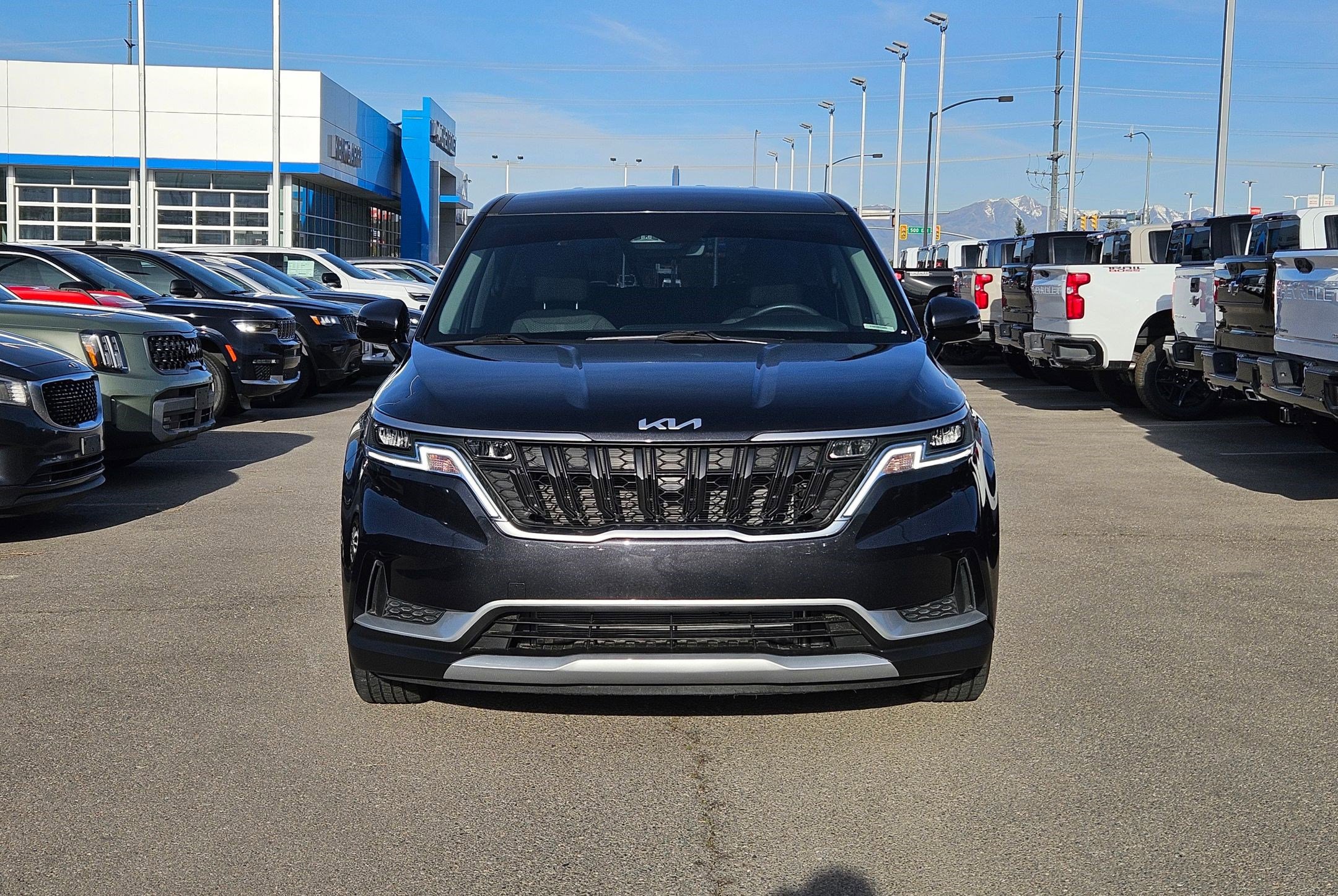 Used 2022 Kia Carnival LX image 9