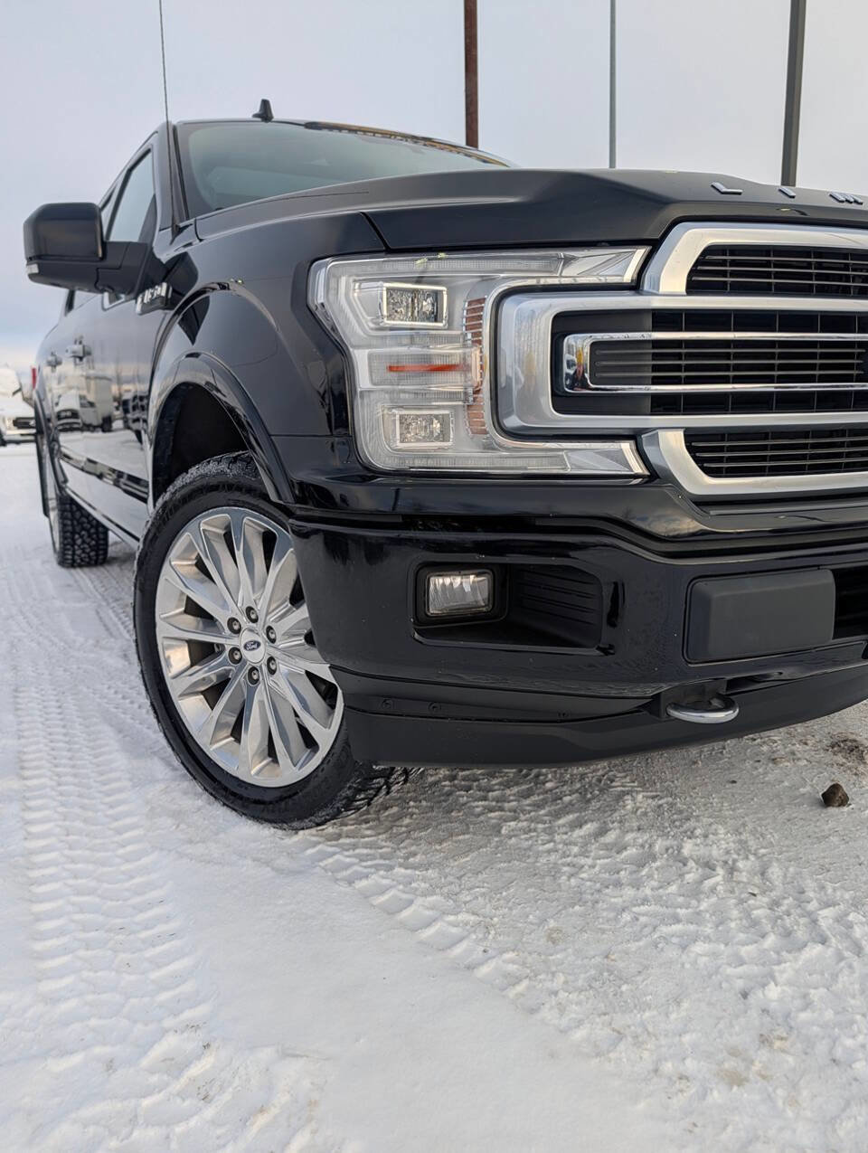 Used 2018 Ford F150 Limited AWD/4WD image 2
