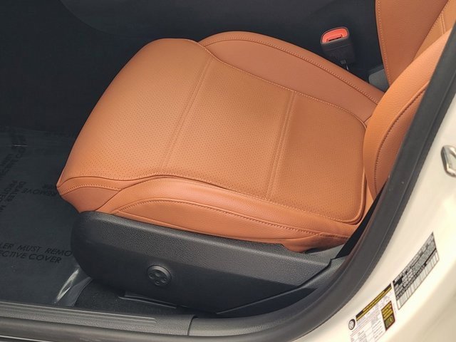 Used 2023 Mercedes-Benz C 300 4MATIC Sedan image 12