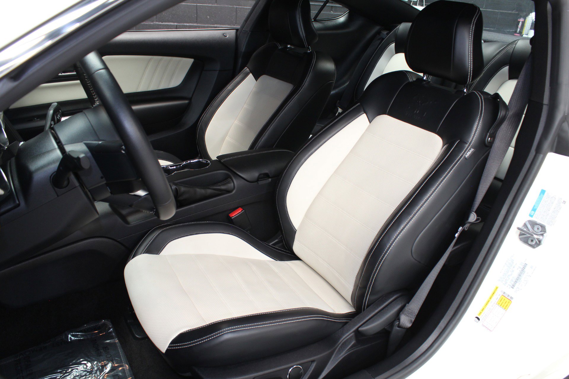 Used 2015 Ford Mustang 50 Years RWD image 40