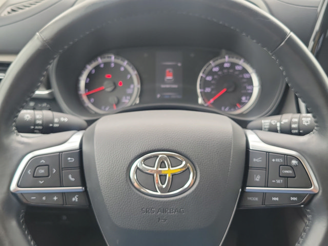 Used 2020 Toyota Highlander LE AWD/4WD image 22