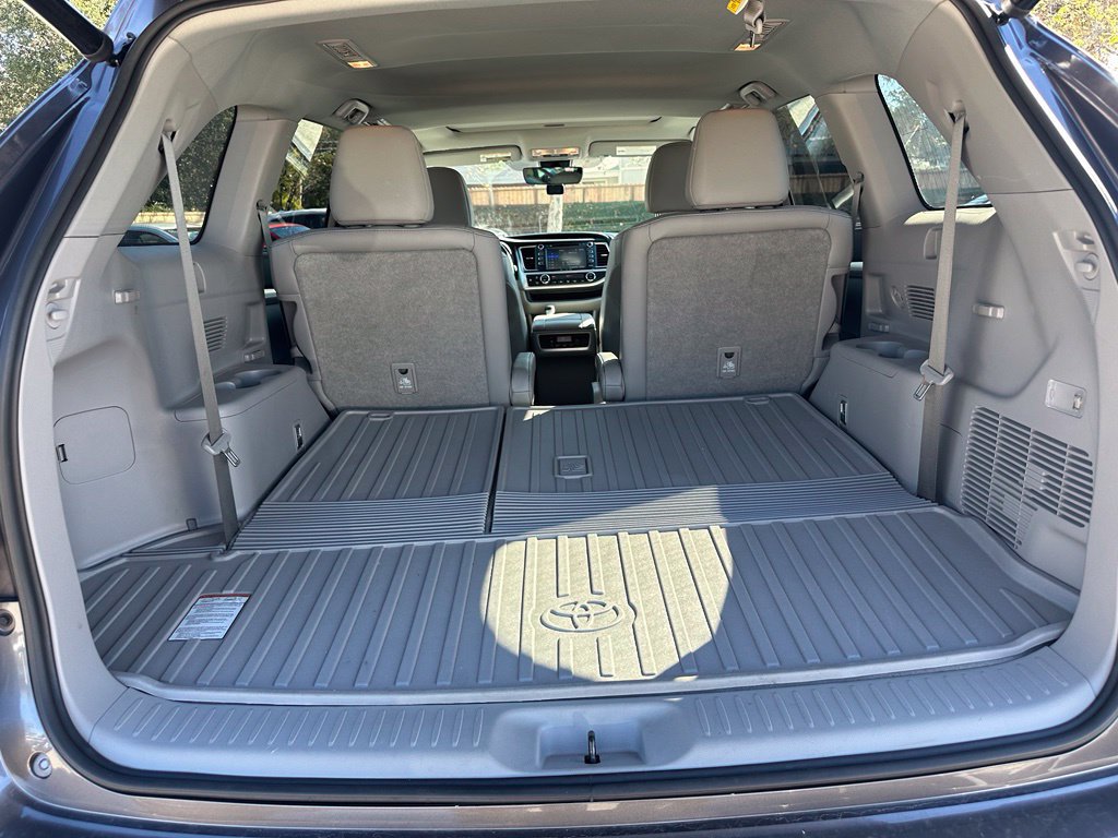 Used 2019 Toyota Highlander XLE FWD image 5