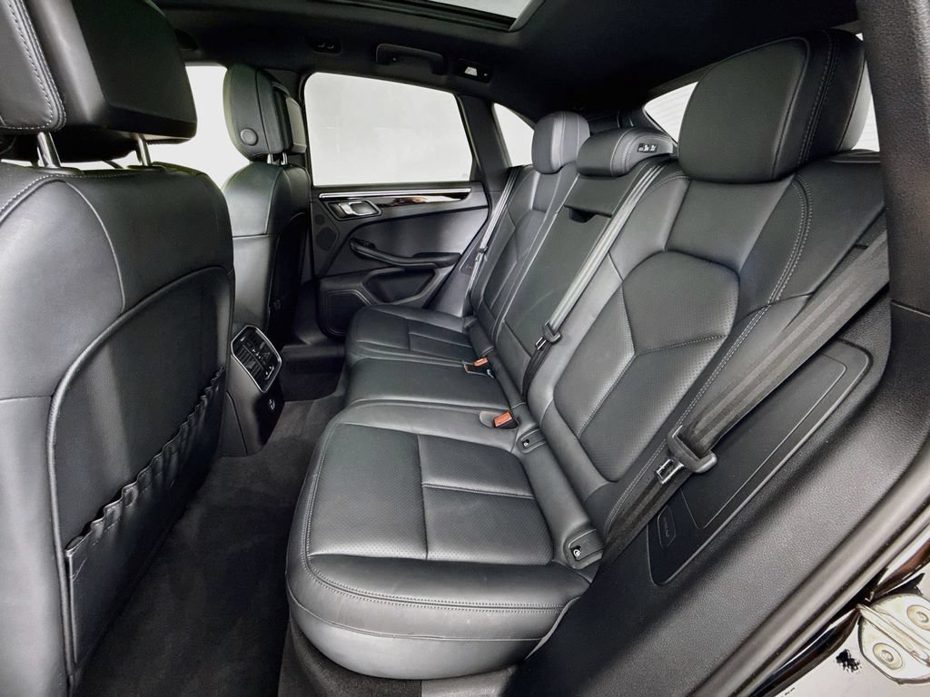 Certified 2023 Porsche Macan Turbo AWD/4WD image 23