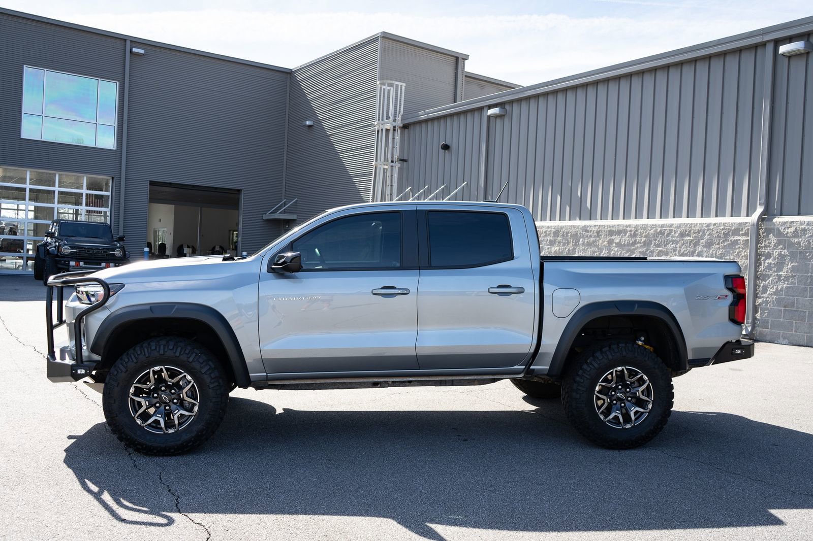 Used 2024 Chevrolet Colorado ZR2 w/ Technology Package AWD/4WD image 5