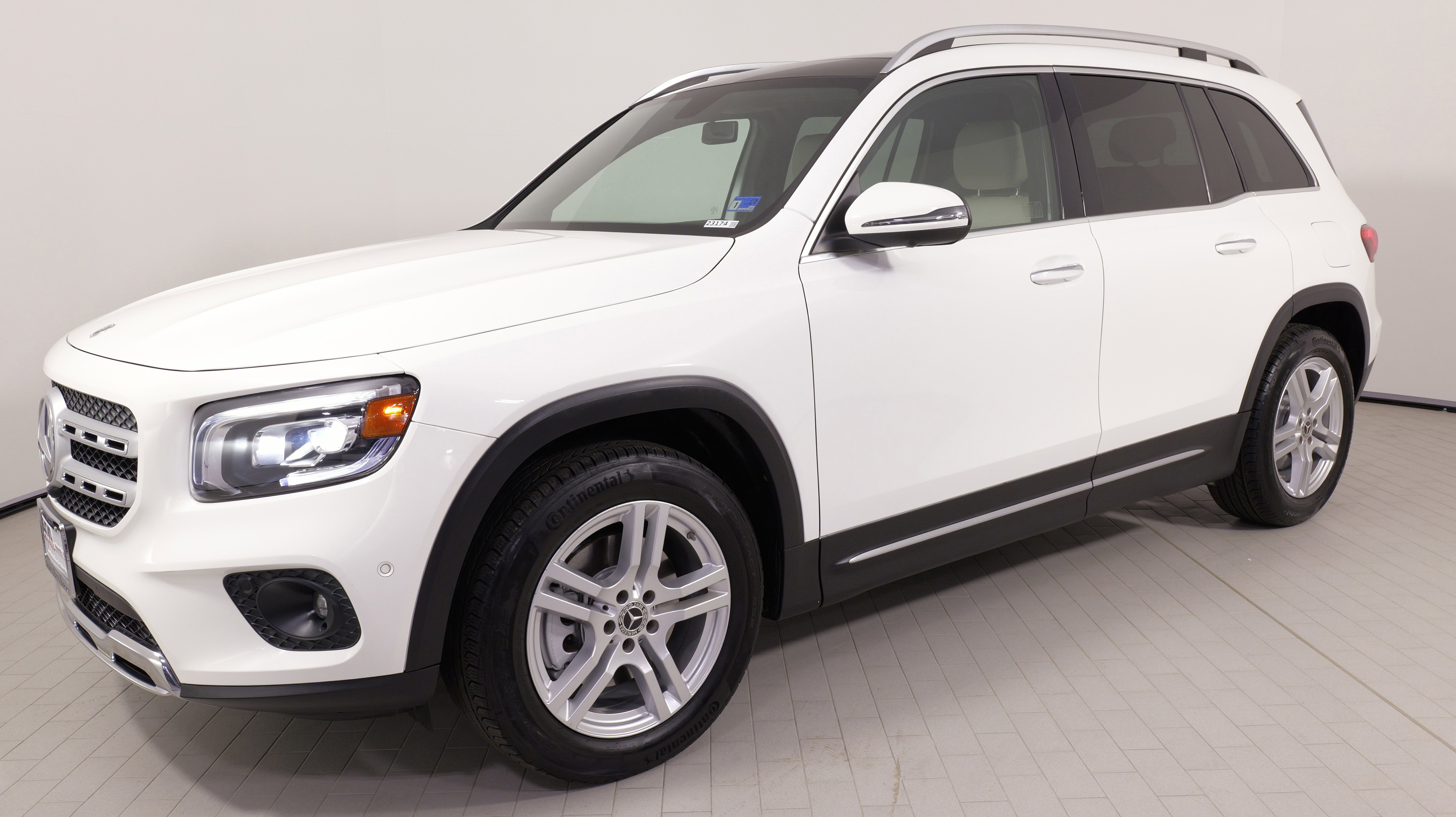 Used 2022 Mercedes-Benz GLB 250 4MATIC image 4