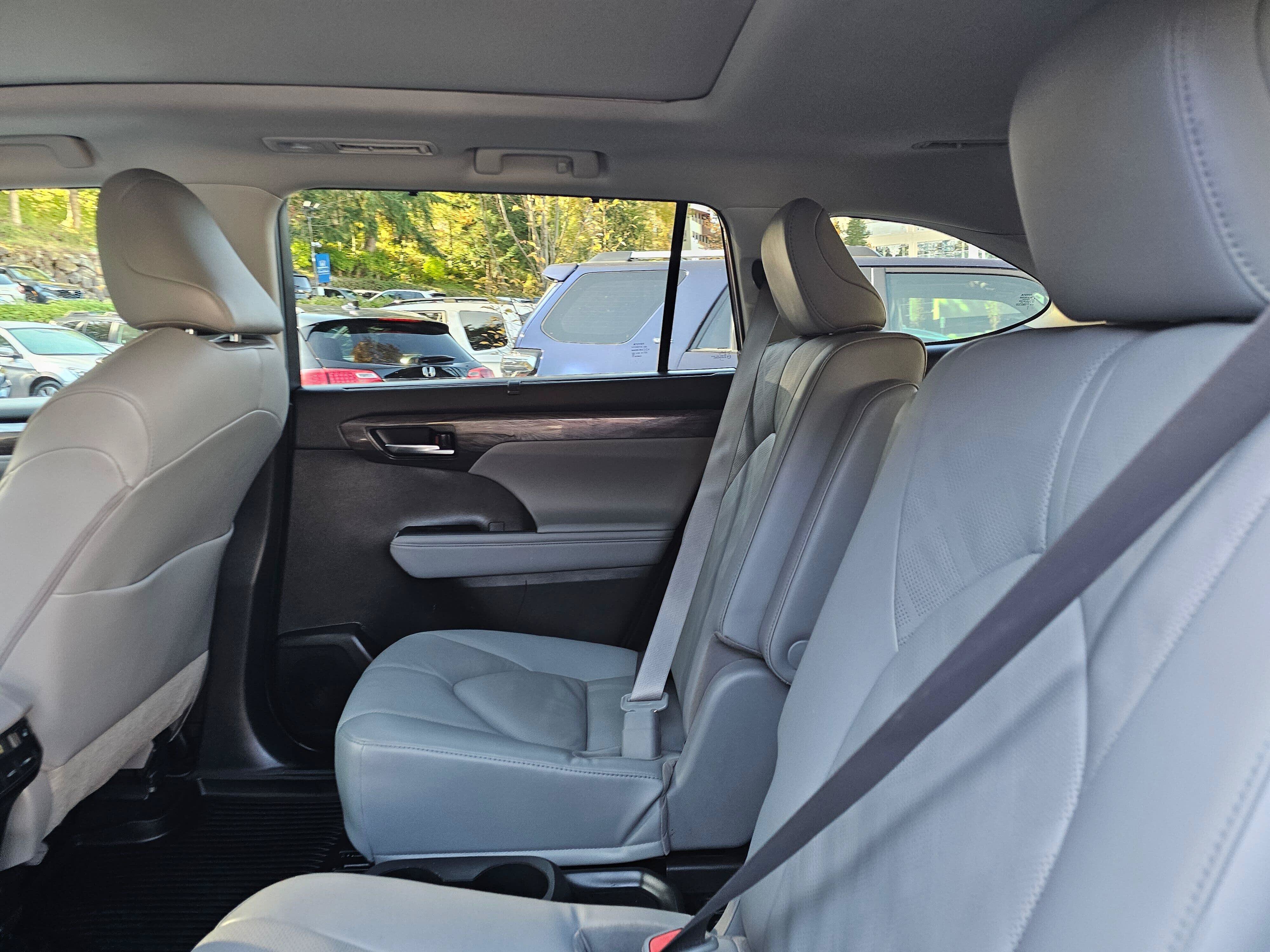 Used 2022 Toyota Highlander Platinum AWD/4WD image 20