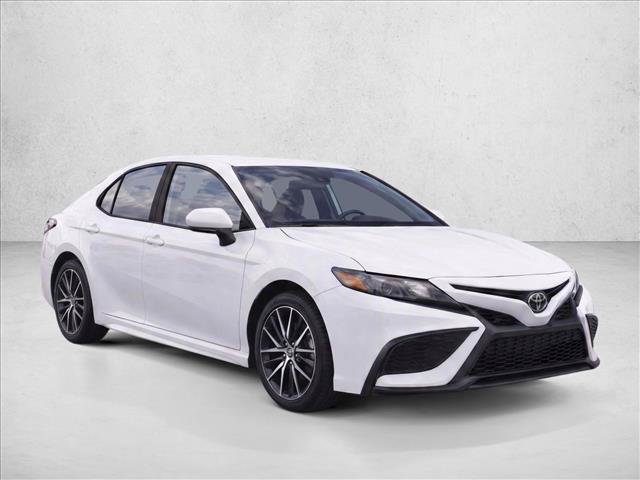 Used 2023 Toyota Camry SE FWD image 3