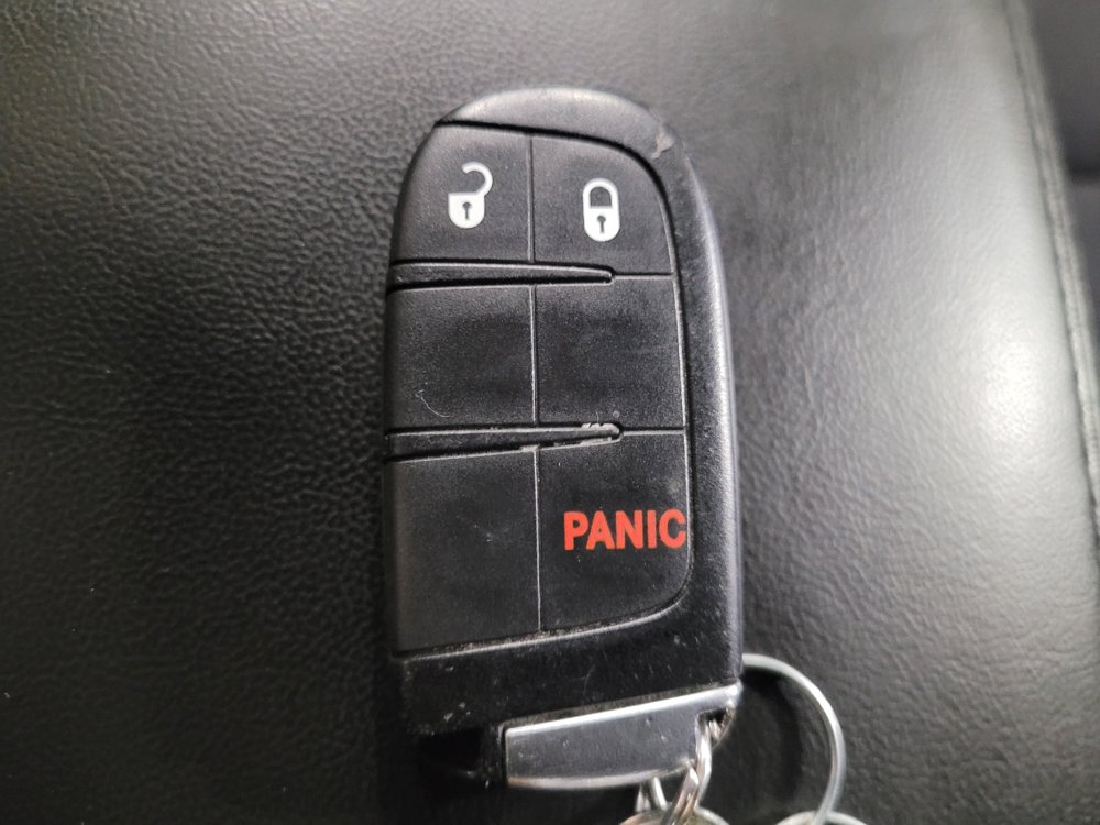 Used 2021 Jeep Grand Cherokee Laredo AWD/4WD image 32