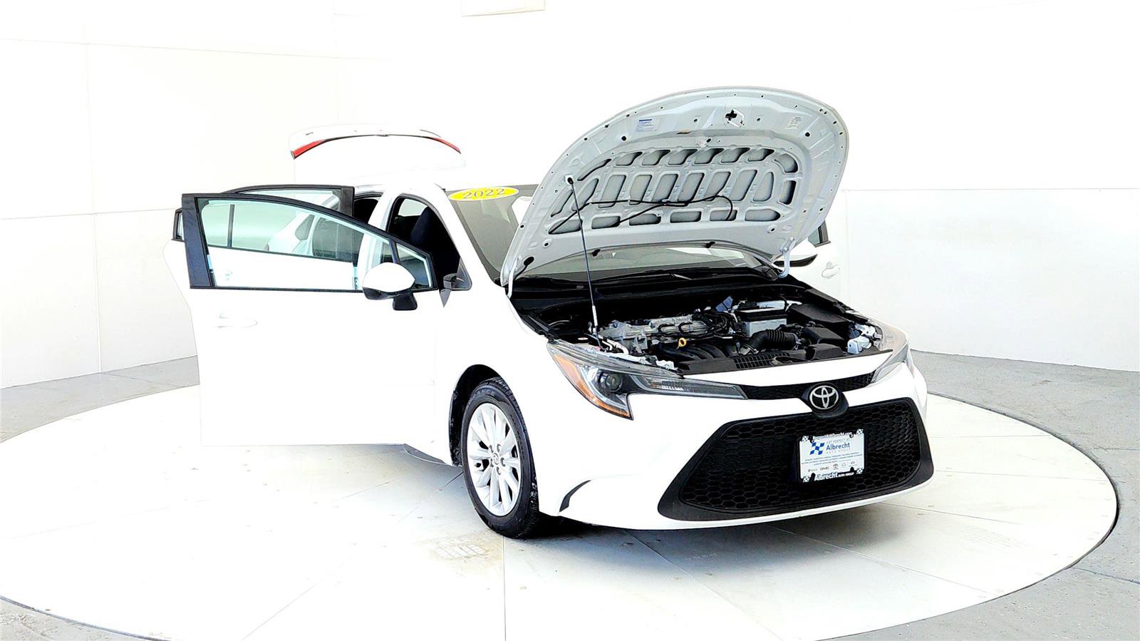 Certified 2022 Toyota Corolla LE w/ LE Convenience Package image 9