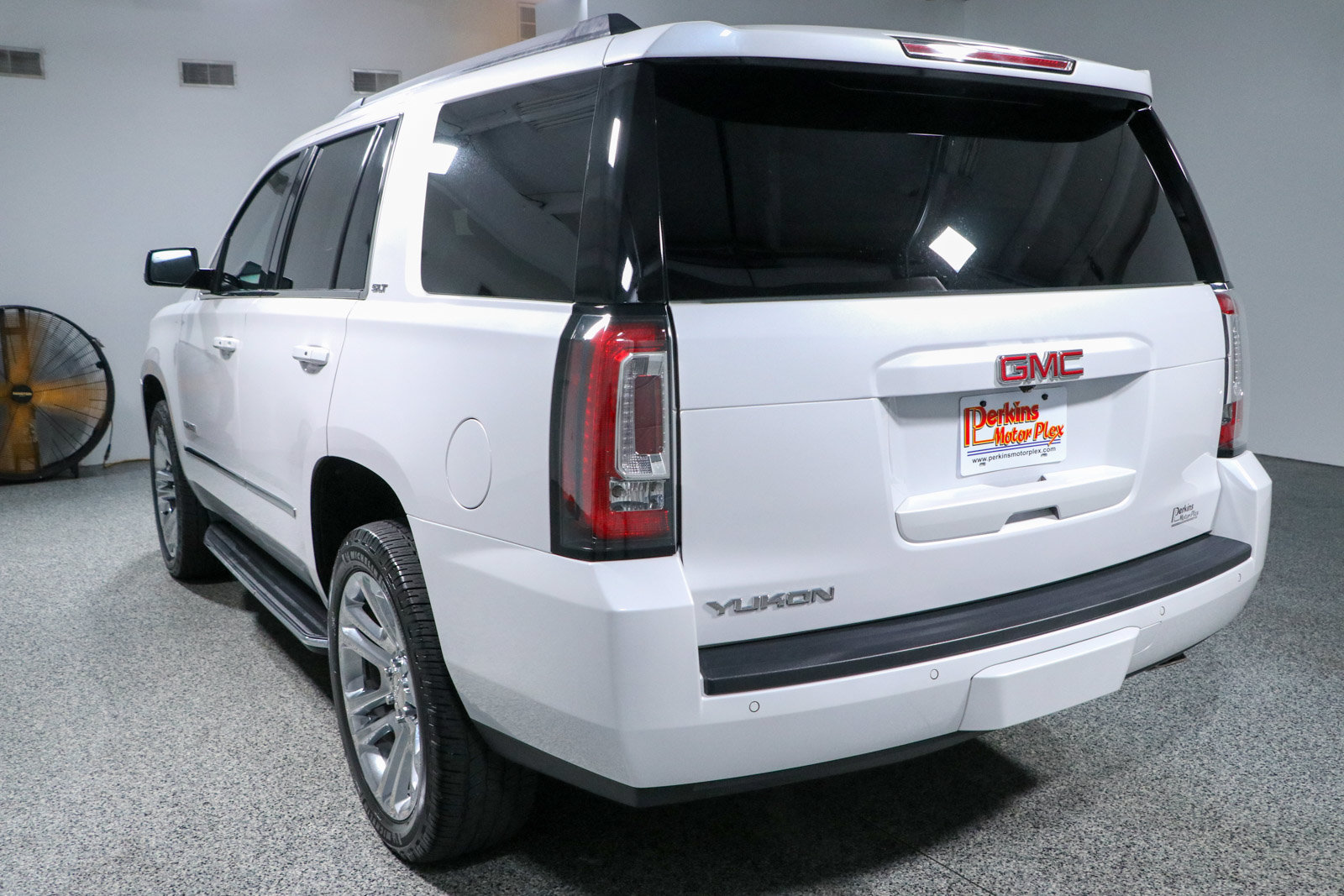 Used 2020 GMC Yukon SLT w/ Premium Edition RWD image 9