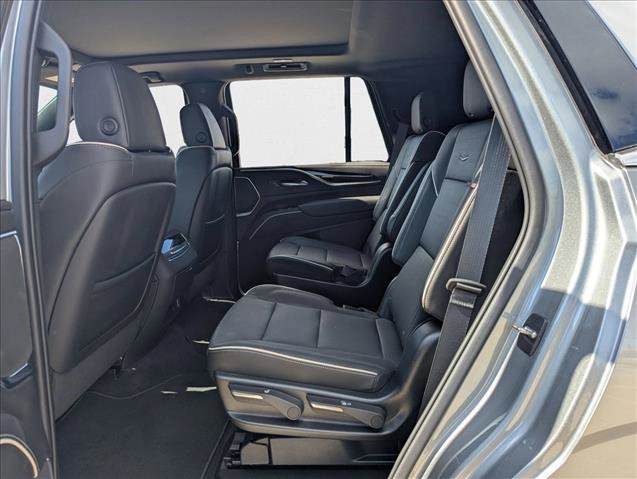 Used 2023 Cadillac Escalade Premium Luxury image 16