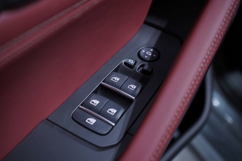 New 2026 BMW X6 xDrive40i w/ Premium Package AWD/4WD image 11