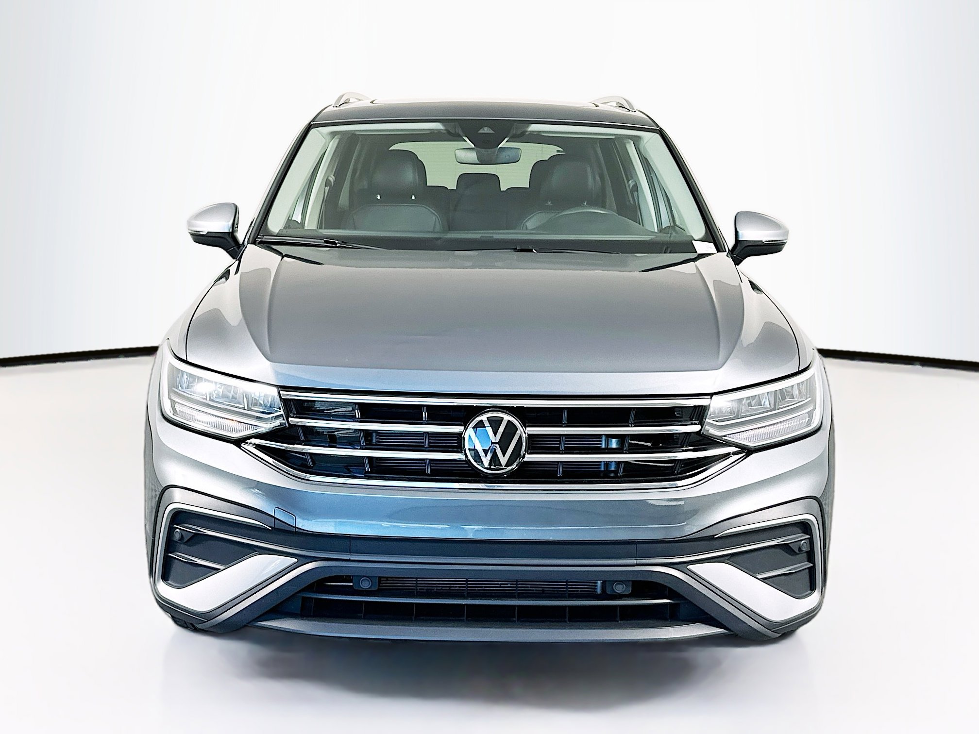 Used 2024 Volkswagen Tiguan Wolfsburg Edition image 2