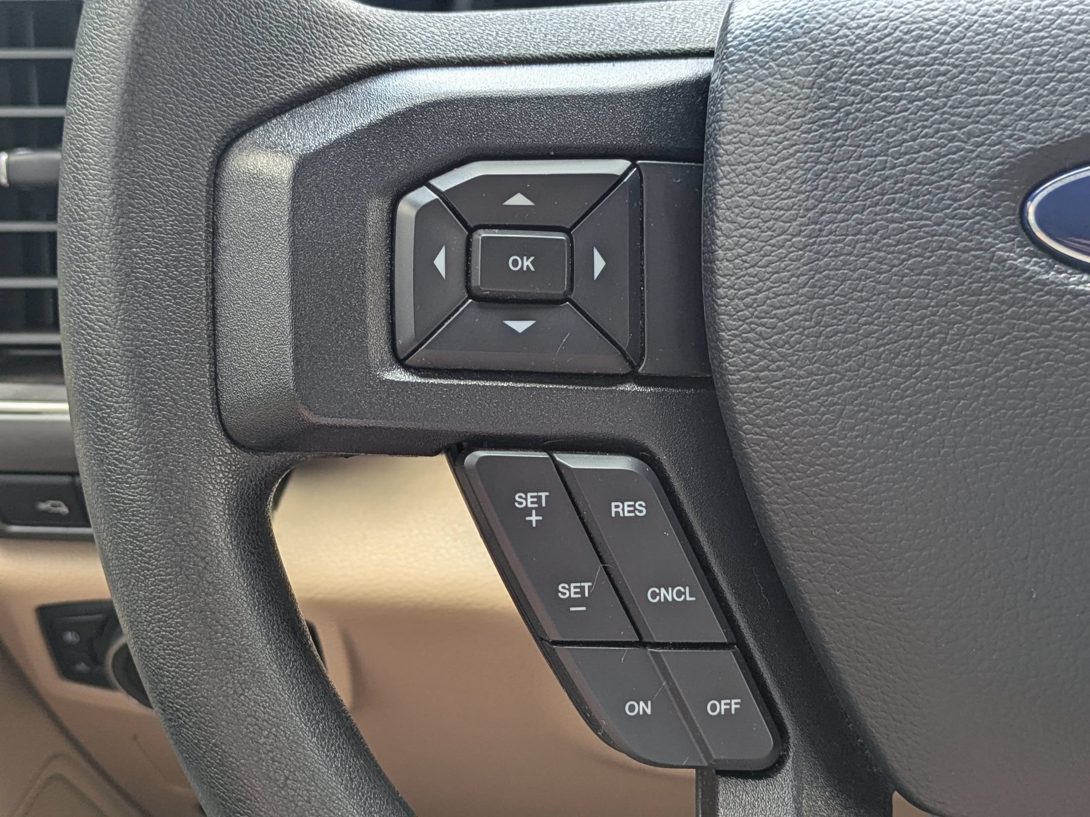 Certified 2020 Ford F350 XLT w/ XLT Premium Package AWD/4WD image 15