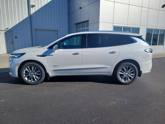 Used 2023 Buick Enclave Avenir w/ Avenir Technology Package image 2