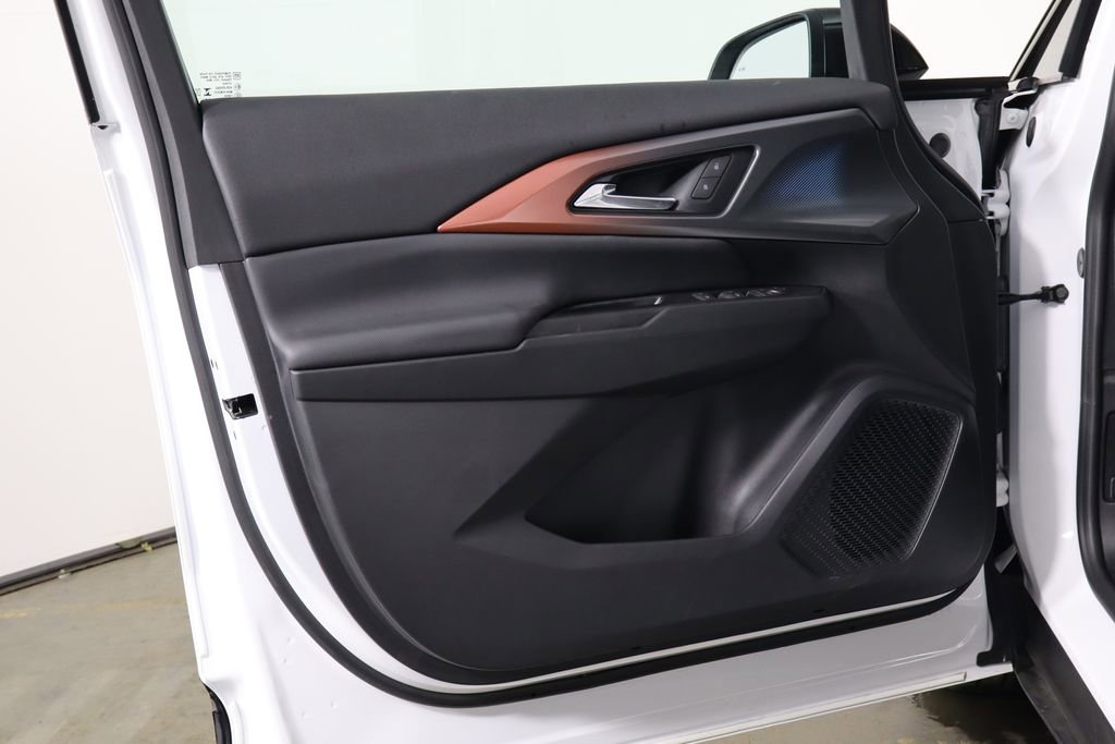 Used 2024 Chevrolet Equinox EV RS image 19