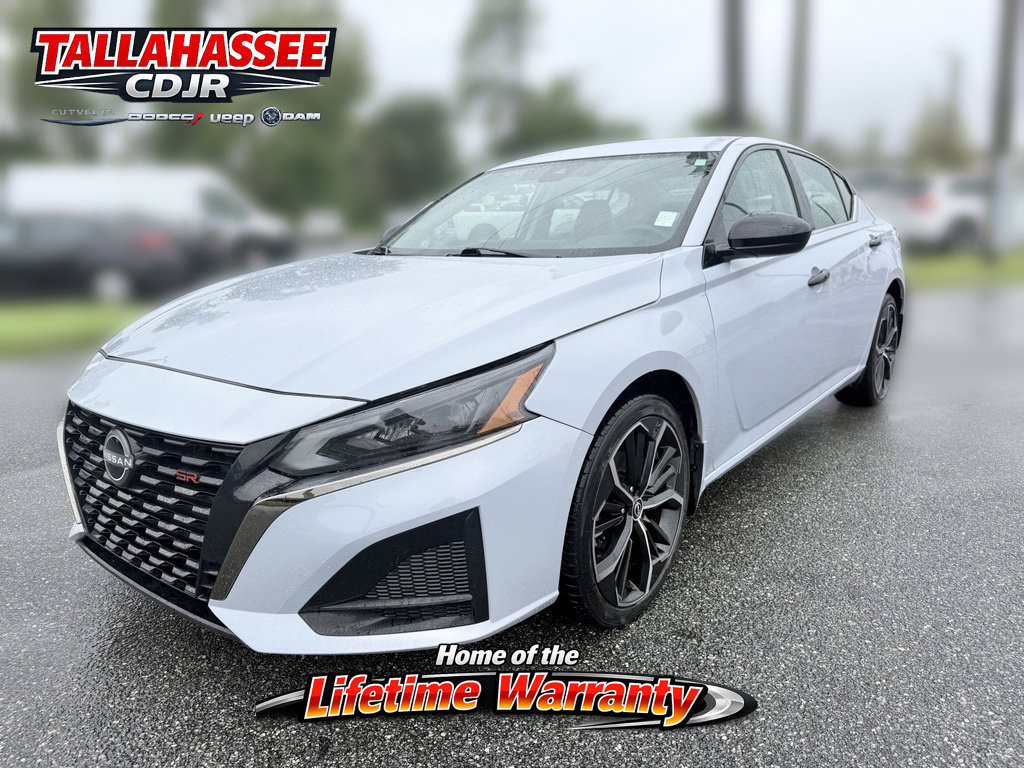 Used 2024 Nissan Altima 2.5 SR AWD/4WD image 11