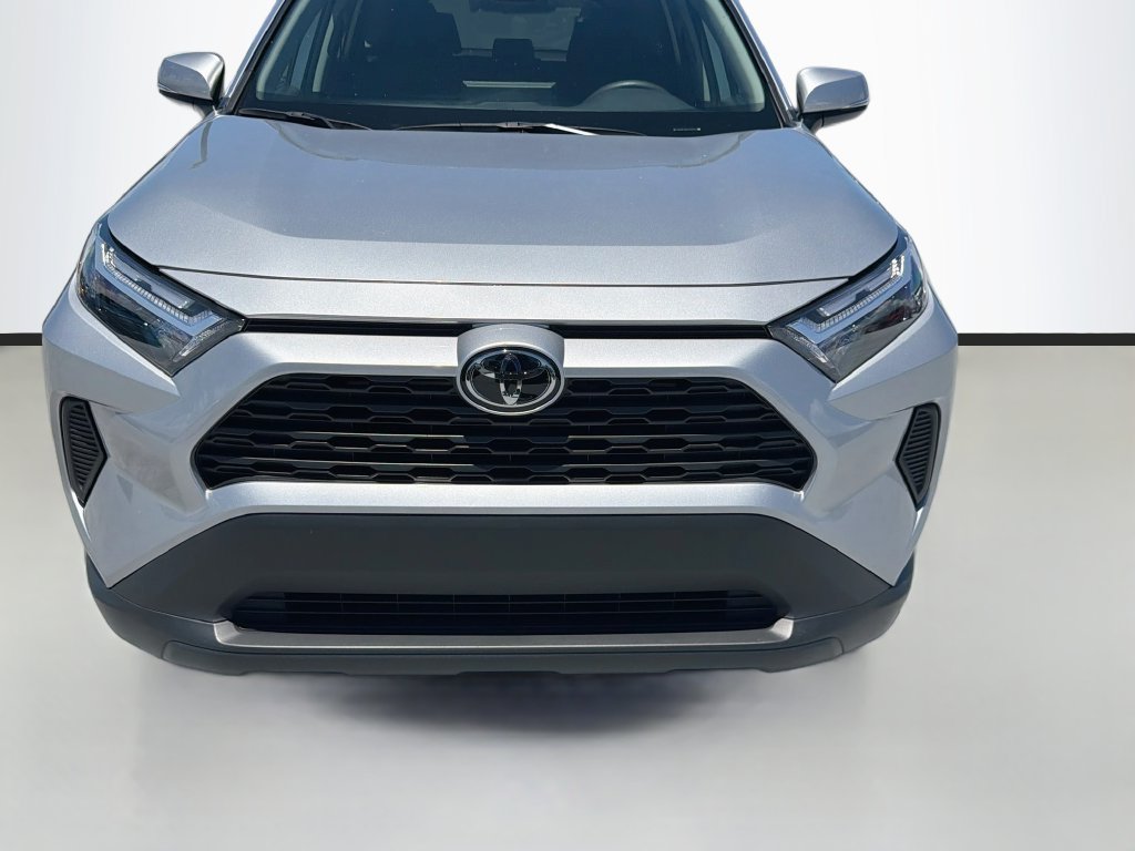 Used 2025 Toyota RAV4 XLE FWD image 2