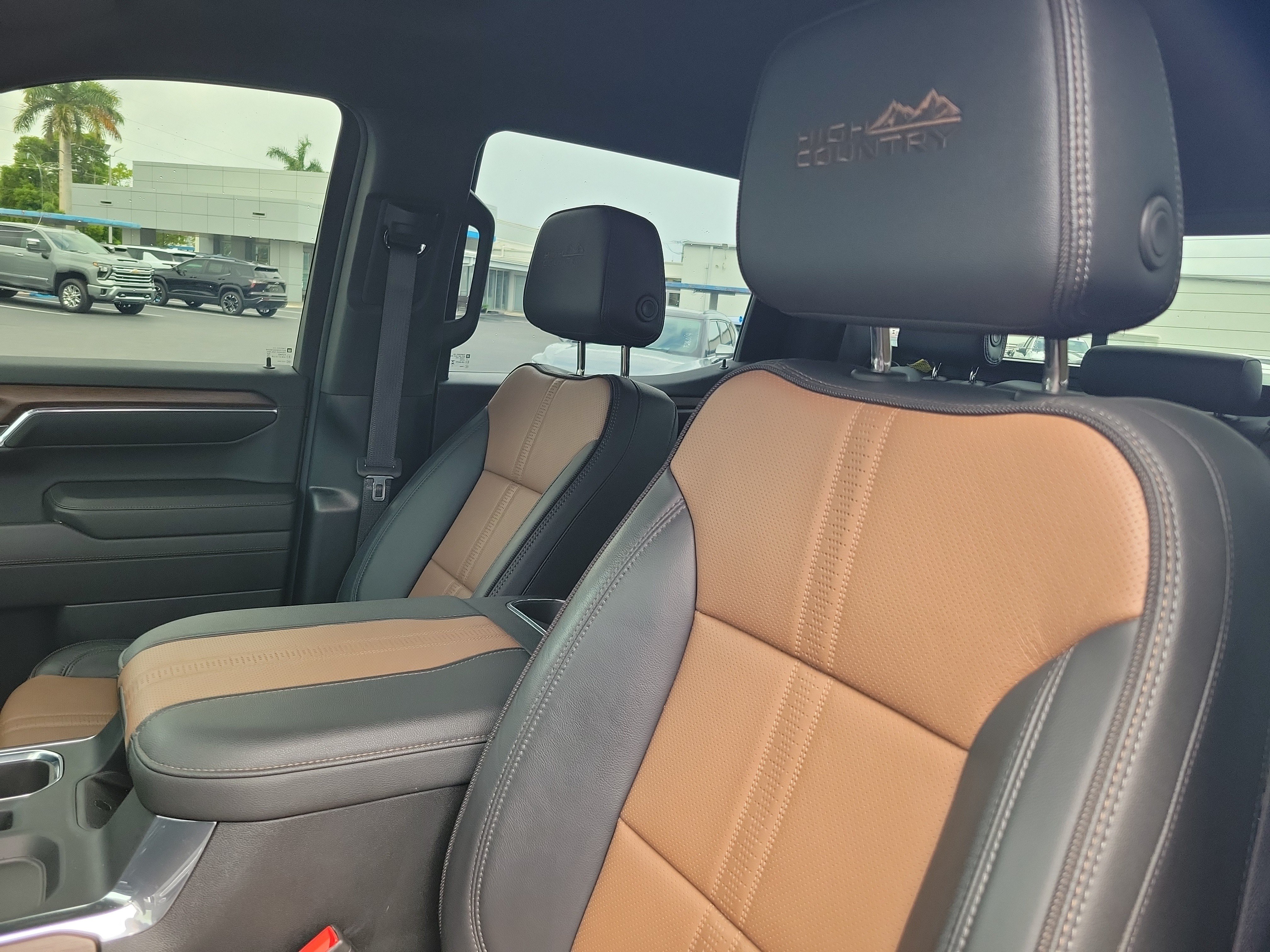 Used 2024 Chevrolet Silverado 1500 High Country w/ Technology Package AWD/4WD image 14