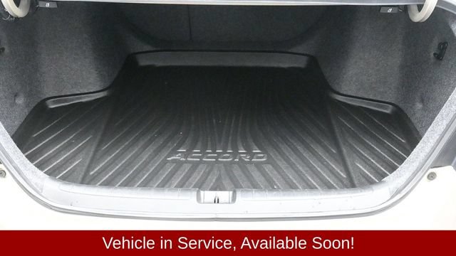 Used 2018 Honda Accord Touring image 14