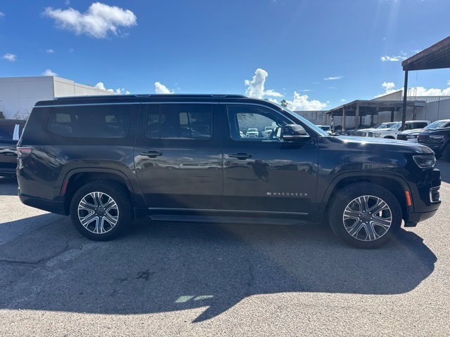 Used 2024 Jeep Wagoneer L Series II AWD/4WD image 4