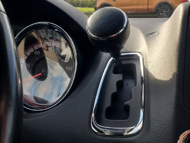 Used 2020 Dodge Grand Caravan SE FWD image 18