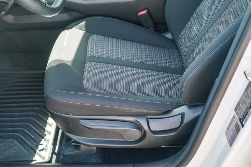 Used 2026 Kia Sorento LX FWD image 19