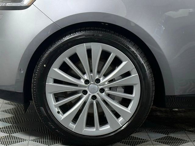 New 2025 Land Rover Range Rover SE image 14