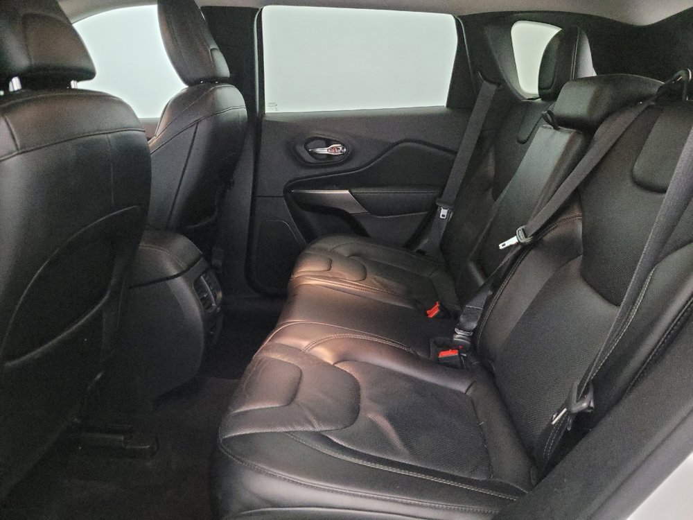 Used 2020 Jeep Cherokee Limited image 18