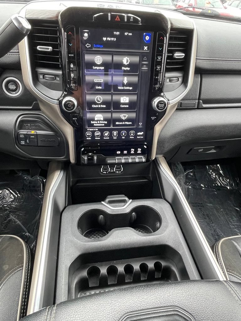 Used 2020 RAM 3500 Laramie AWD/4WD image 18