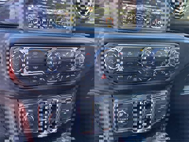 Used 2021 Jeep Wrangler Unlimited Sahara image 22