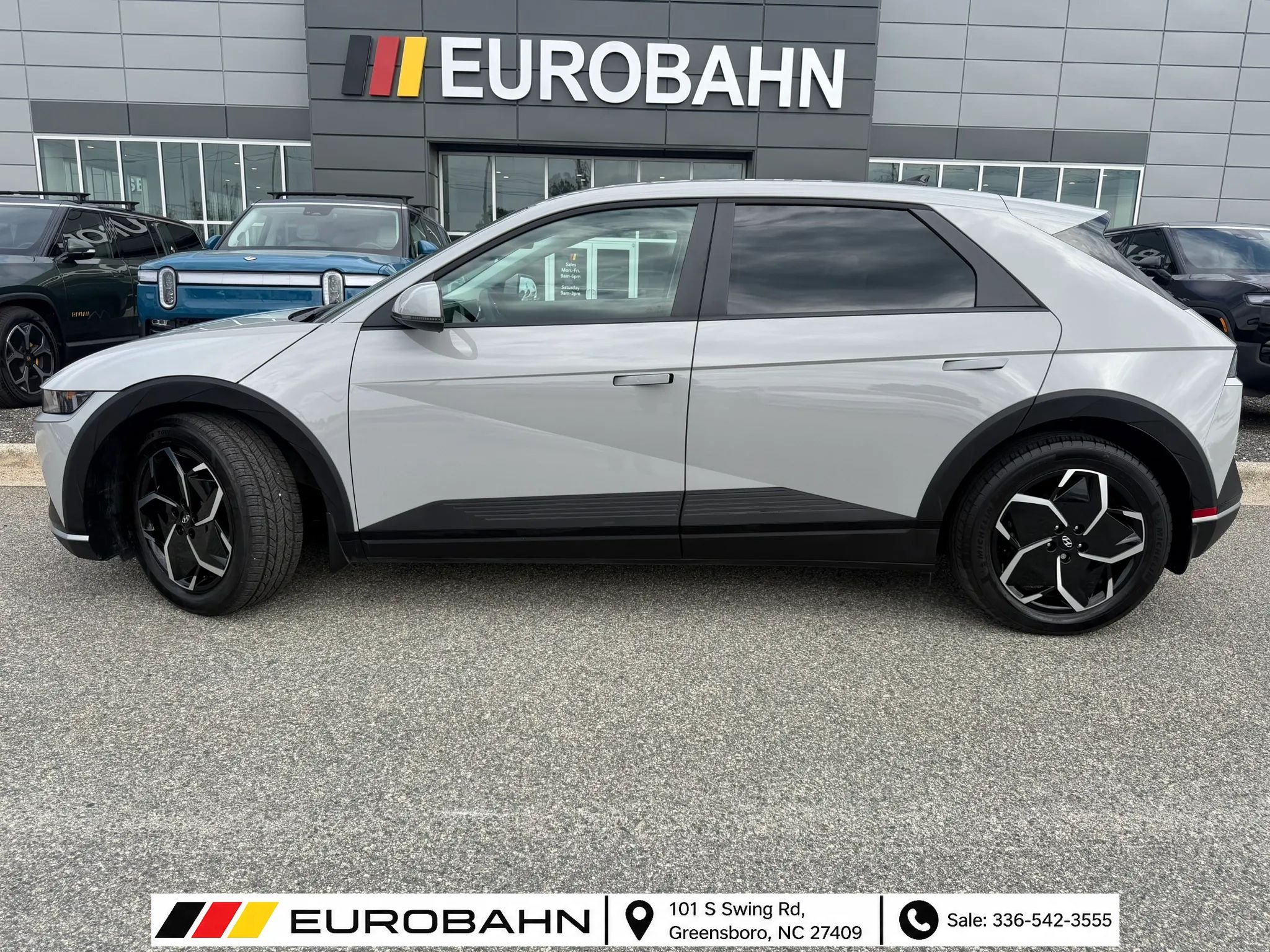 Used 2024 Hyundai Ioniq 5 SEL AWD/4WD image 2