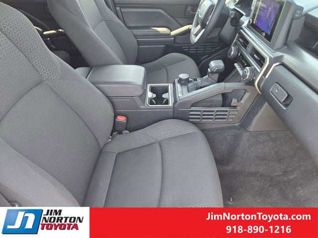 Used 2025 Toyota 4Runner SR5 AWD/4WD image 14