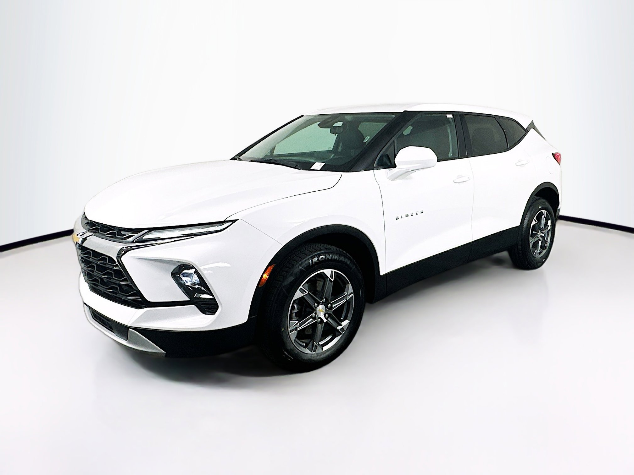 Used 2024 Chevrolet Blazer LT image 3