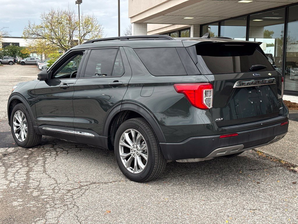 Used 2022 Ford Explorer XLT w/ Equipment Group 202A AWD/4WD image 7